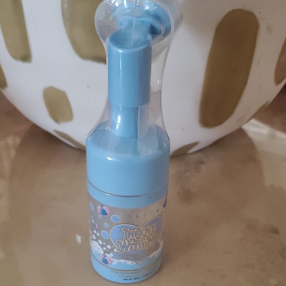 In Love With Me Foaming Facial Cleanser